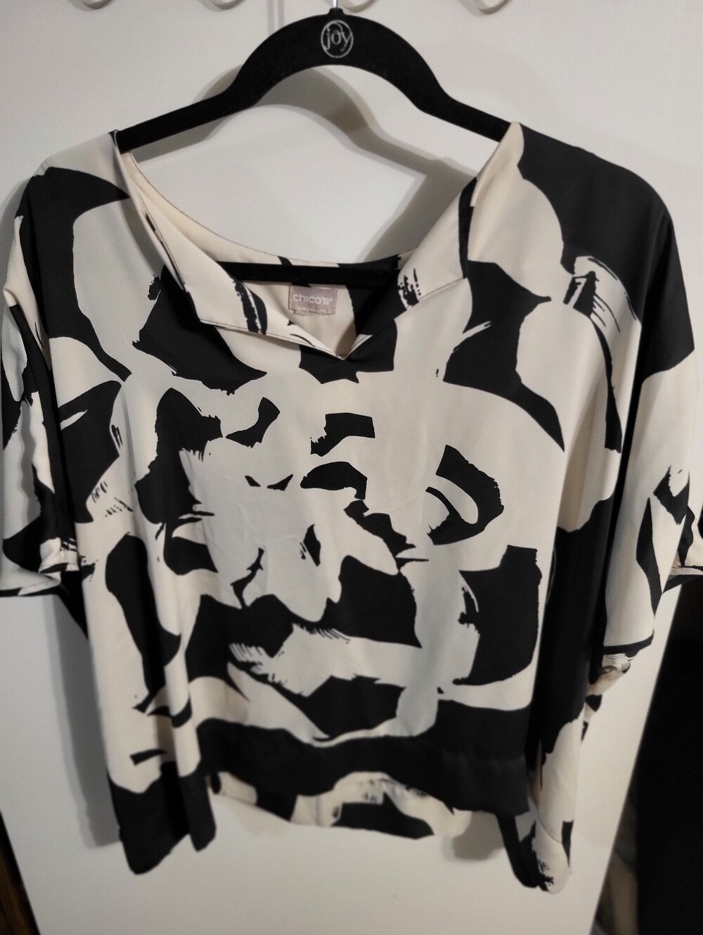 CHICOS BLACK AND WHITE SHIRT BLOUSE TOP SZ XL